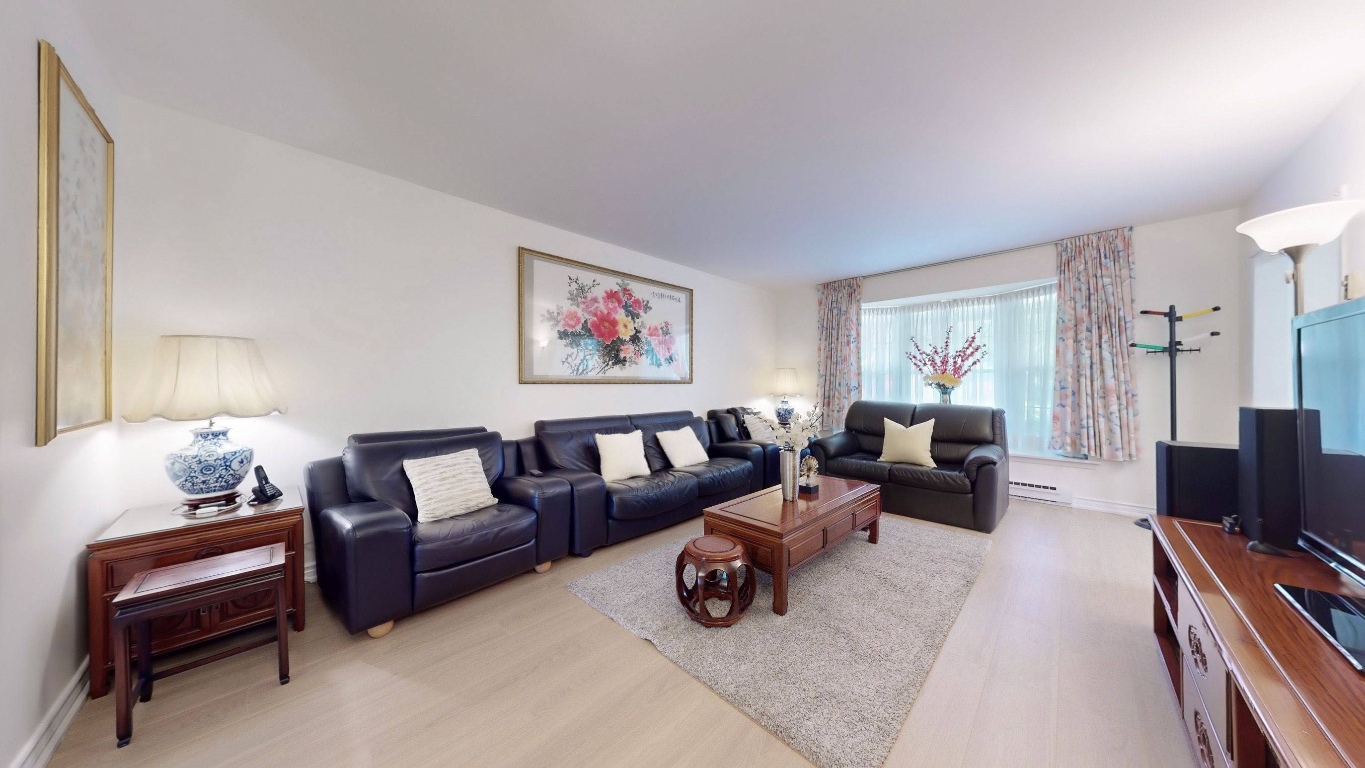 Toronto C15, ON M2H 2A1,20 Zircon CT