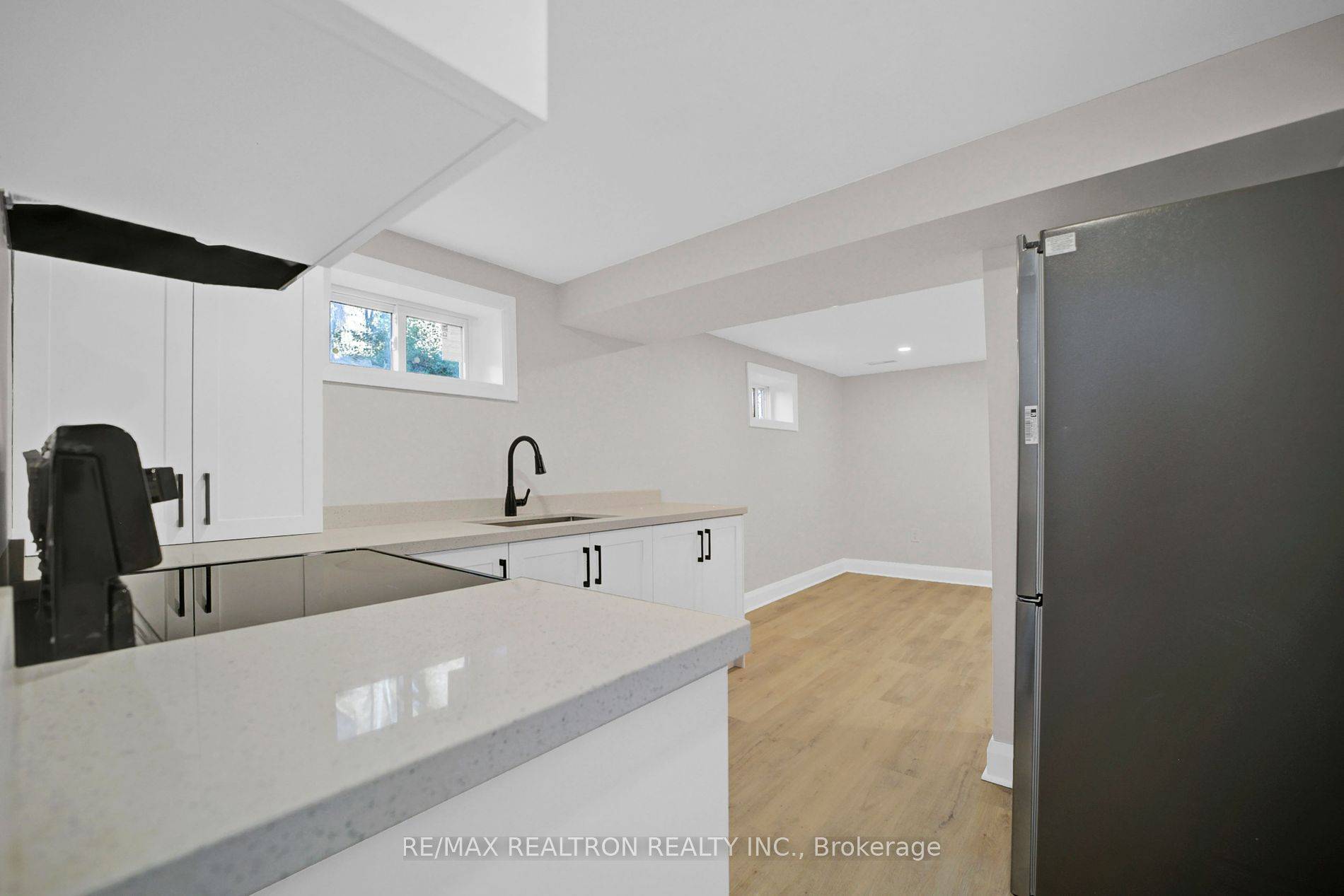 Newmarket, ON L3Y 2X7,152 Cherrywood DR