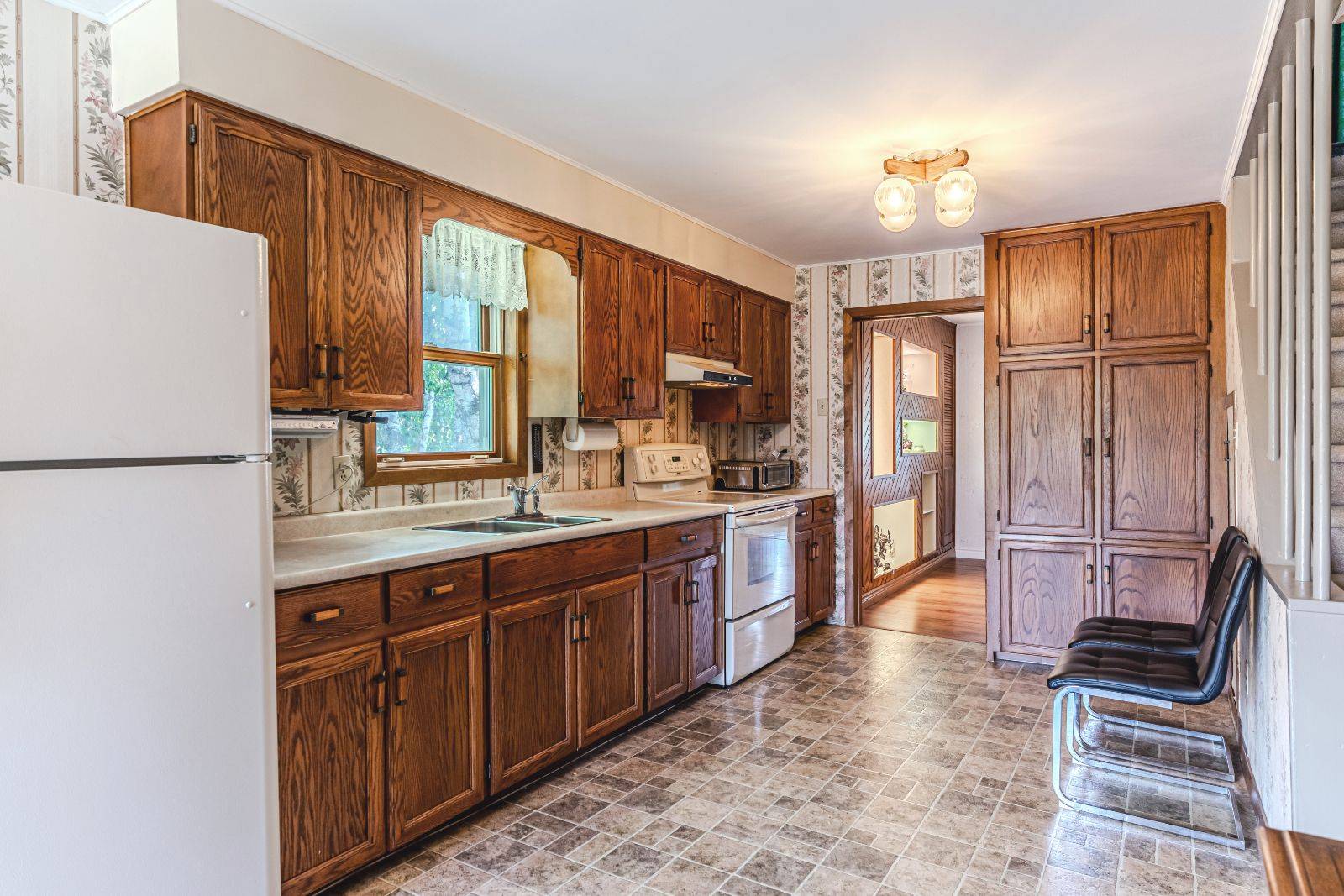 Collingwood, ON L9Y 3W9,104 Moberly ST