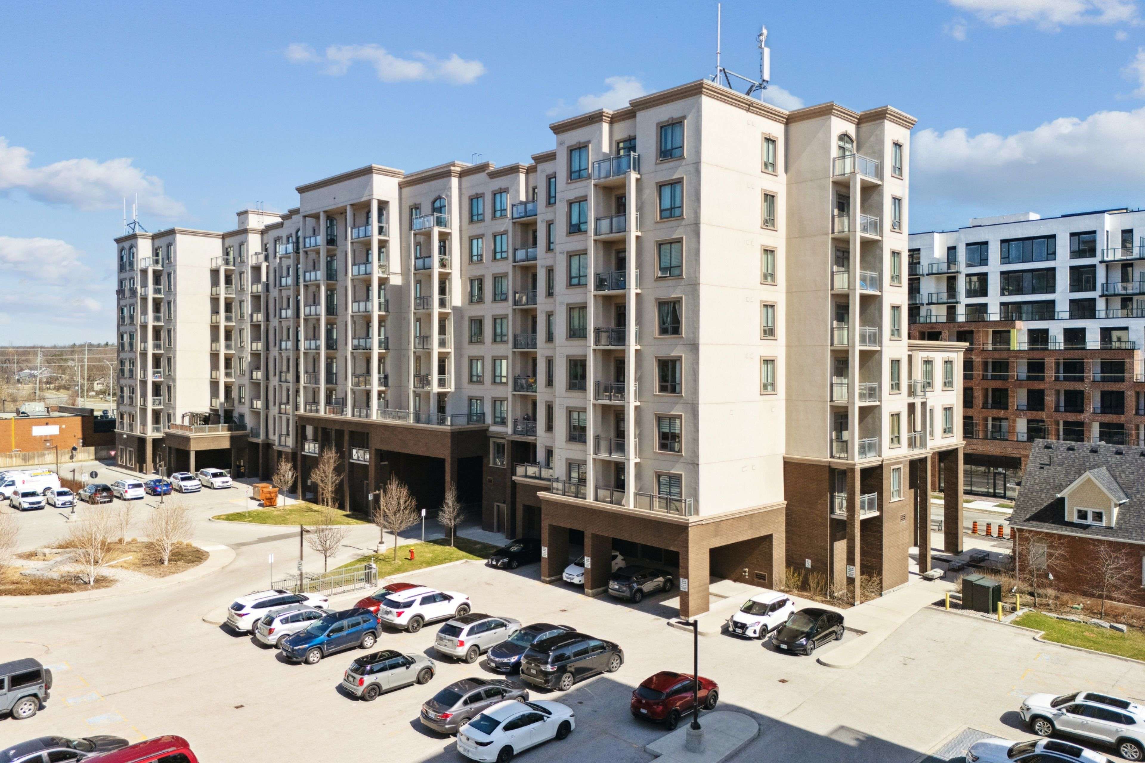 Oakville, ON L6M 4J2,2486 Old Bronte RD #815