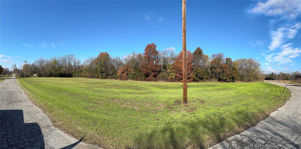 Ladonia, TX 75449,711 Paris