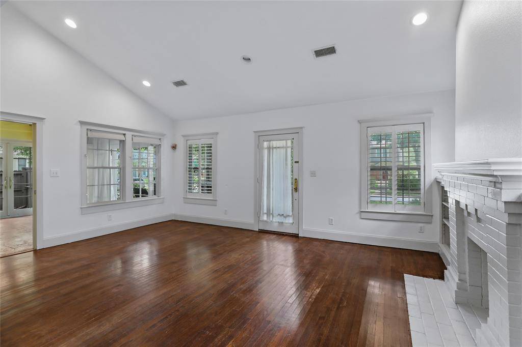 Dallas, TX 75214,702 Lipscomb Avenue