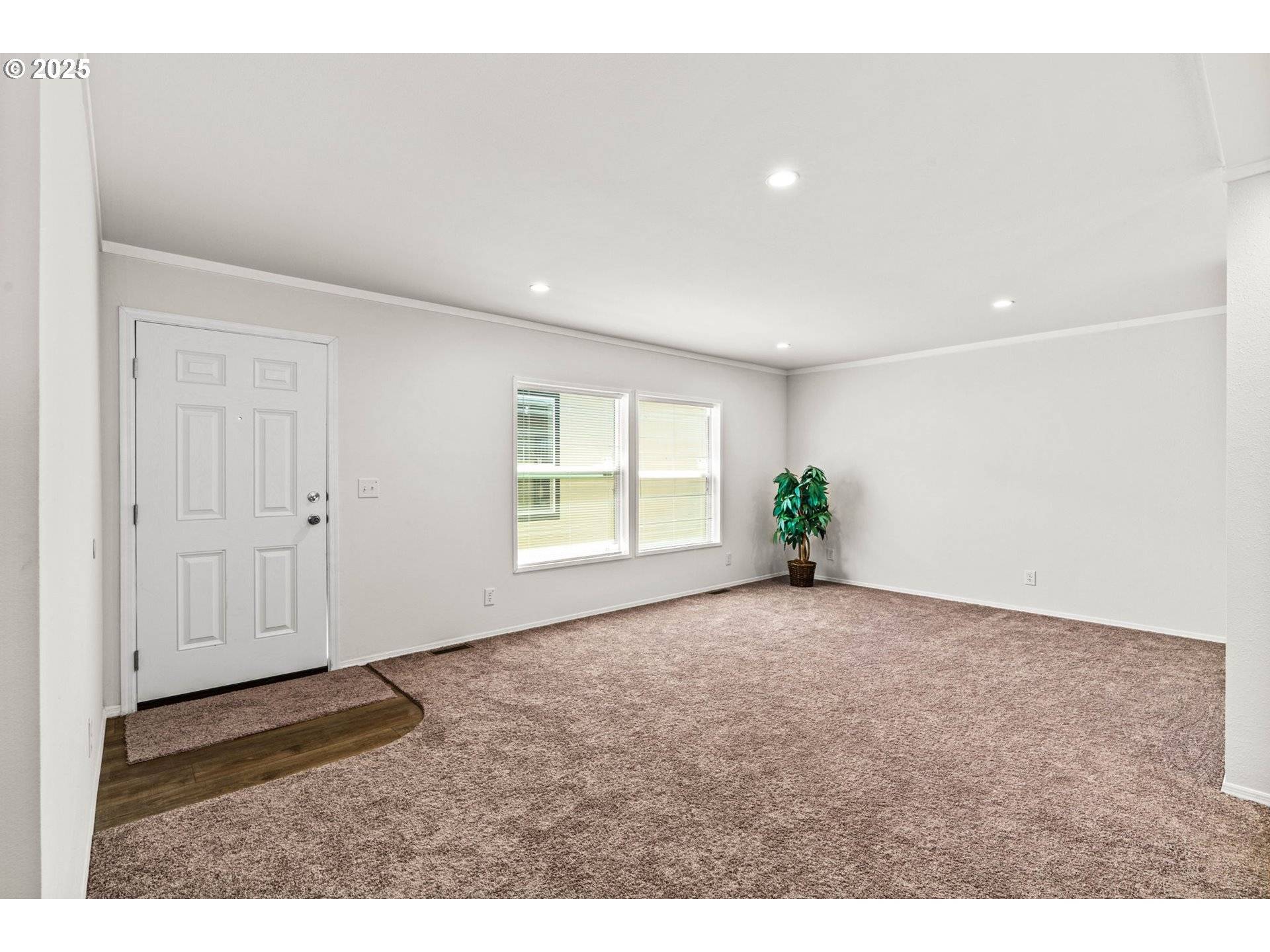 Harrisburg, OR 97446,1025 S 6TH ST #83