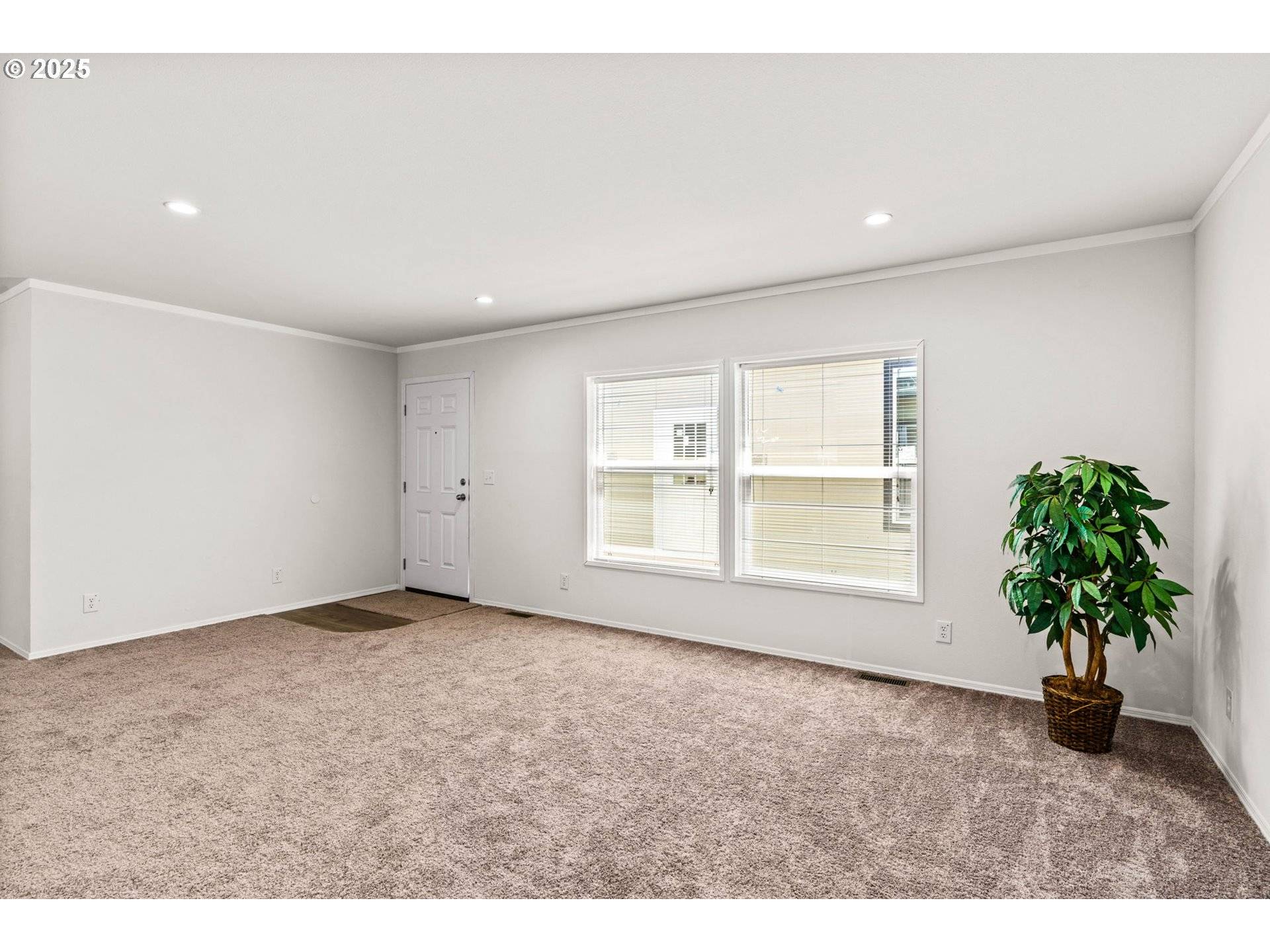 Harrisburg, OR 97446,1025 S 6TH ST #83