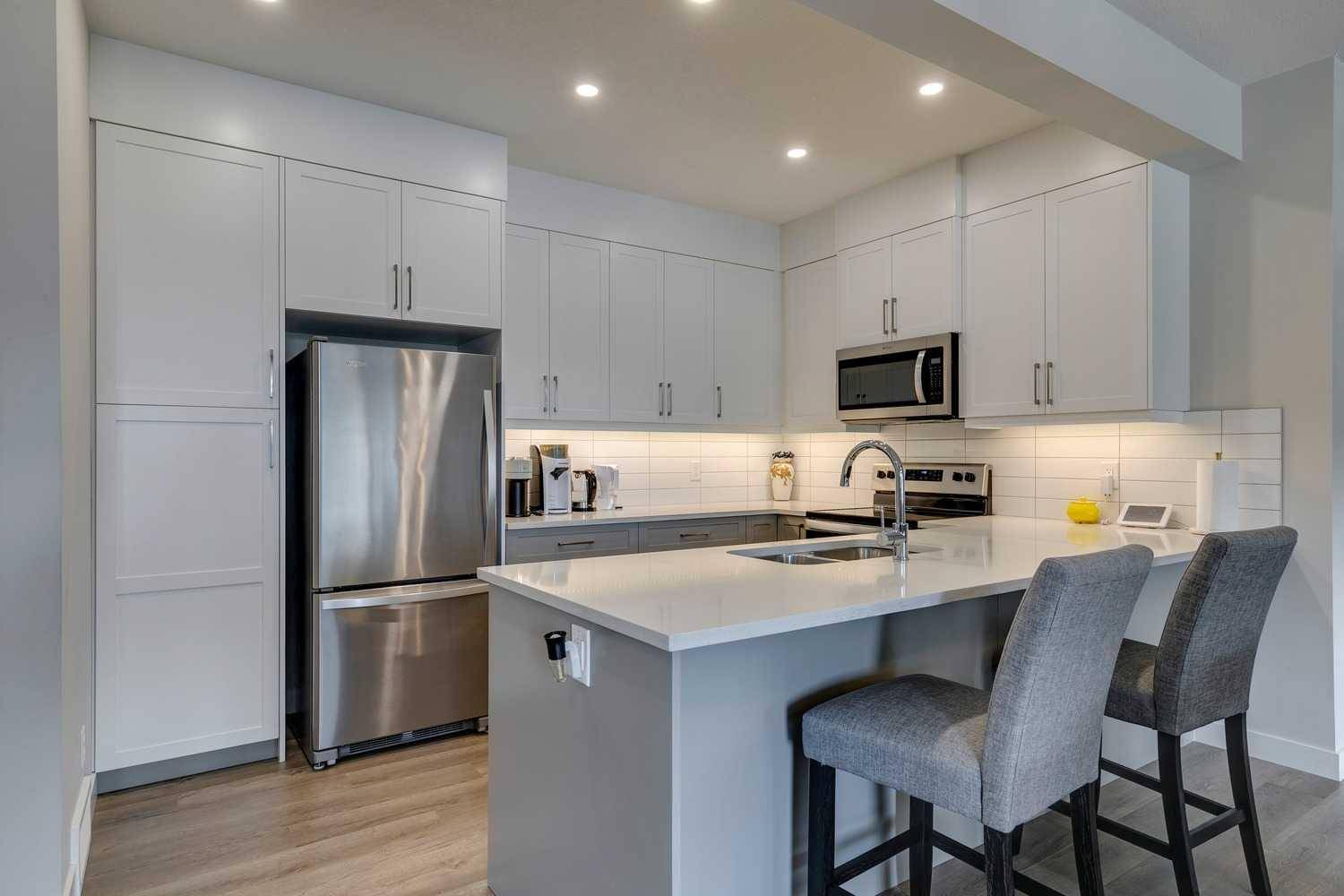 Calgary, AB T3B 6J5,54 Crestridge Common SW