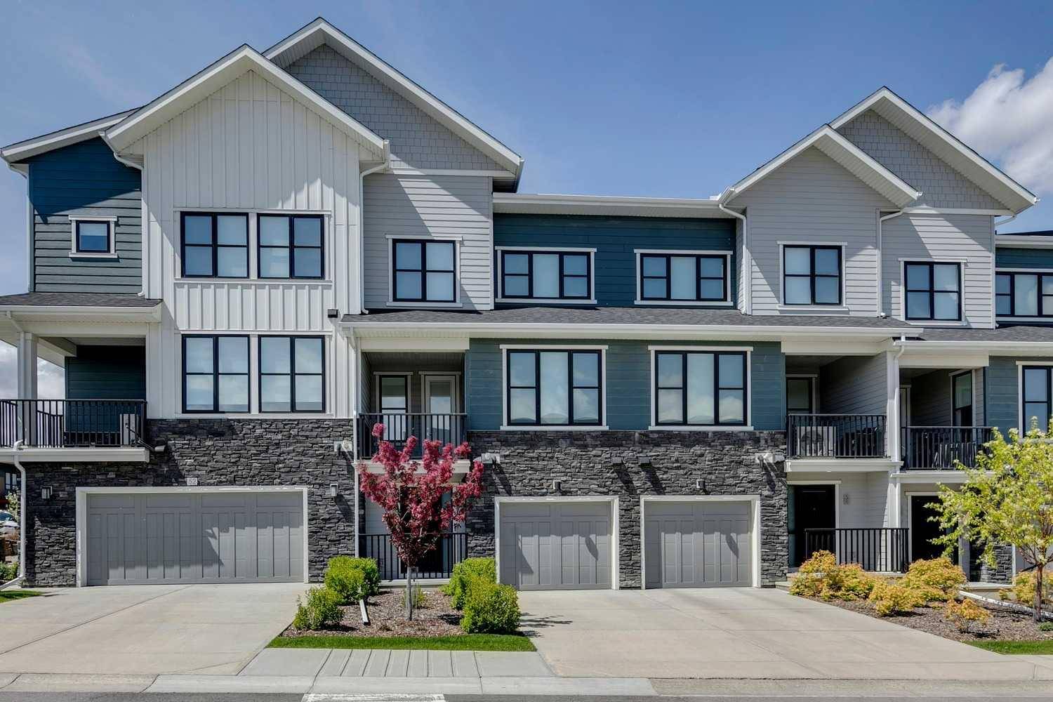 Calgary, AB T3B 6J5,54 Crestridge Common SW