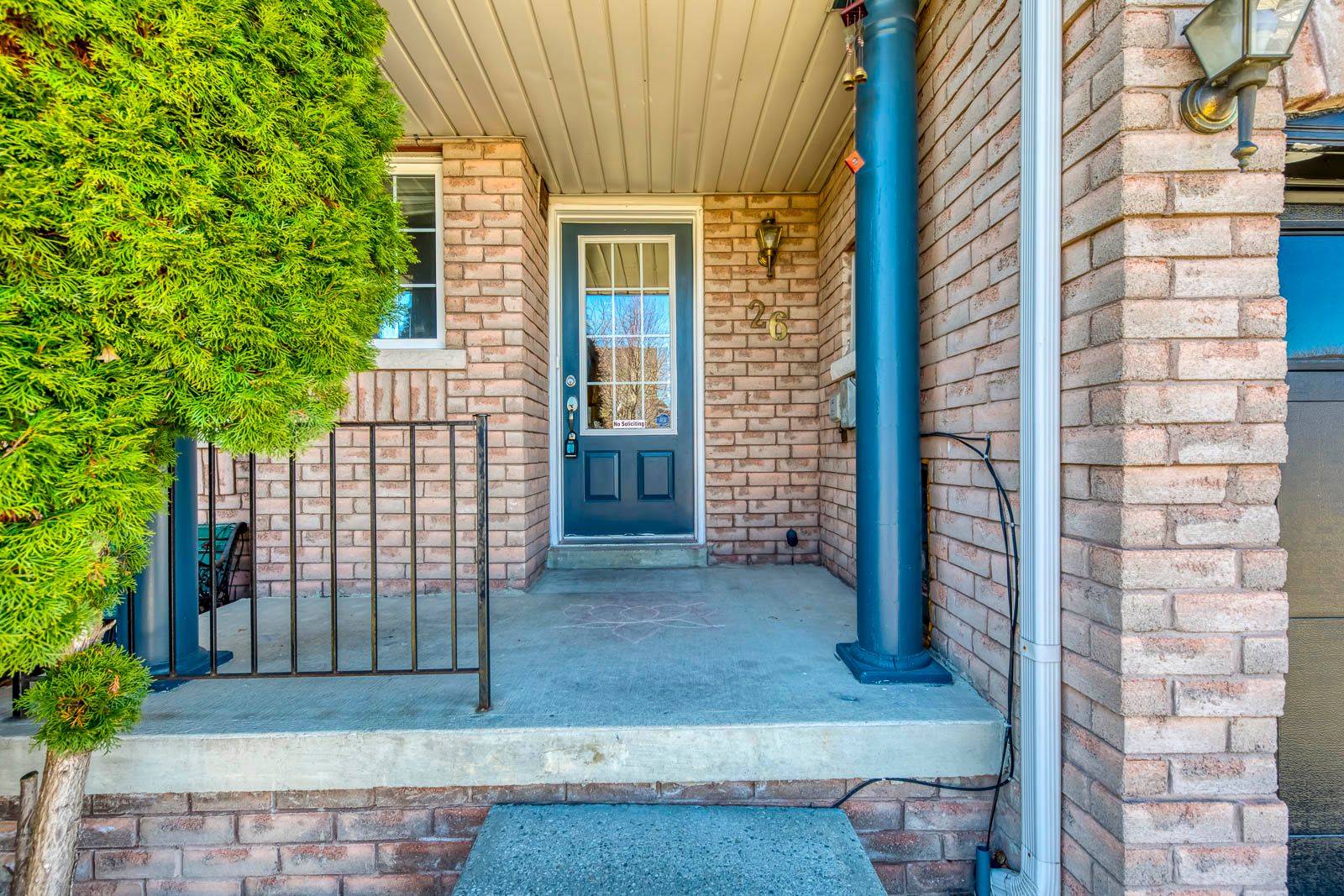 Whitby, ON L1R 2Y4,26 Oglevie DR