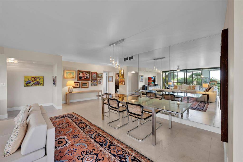 Boca Raton, FL 33433,7578 Regency Lake Dr #402
