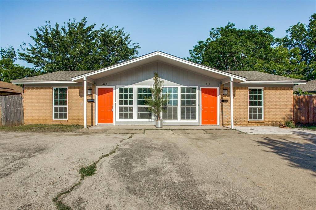 Arlington, TX 76011,610 N Oak Street