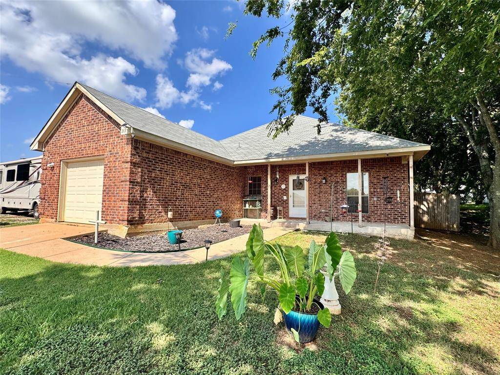 Alvarado, TX 76009,213 S Preston Street