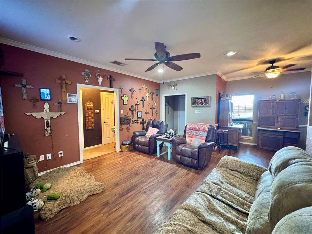 Alvarado, TX 76009,213 S Preston Street