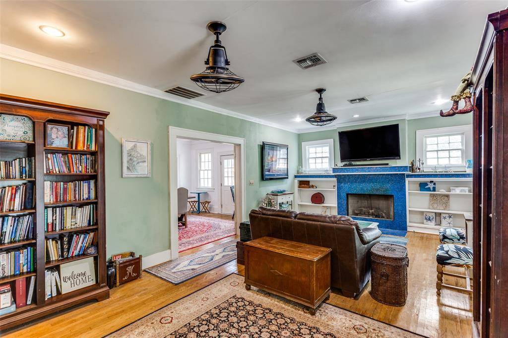 Fort Worth, TX 76107,1320 Madeline Place