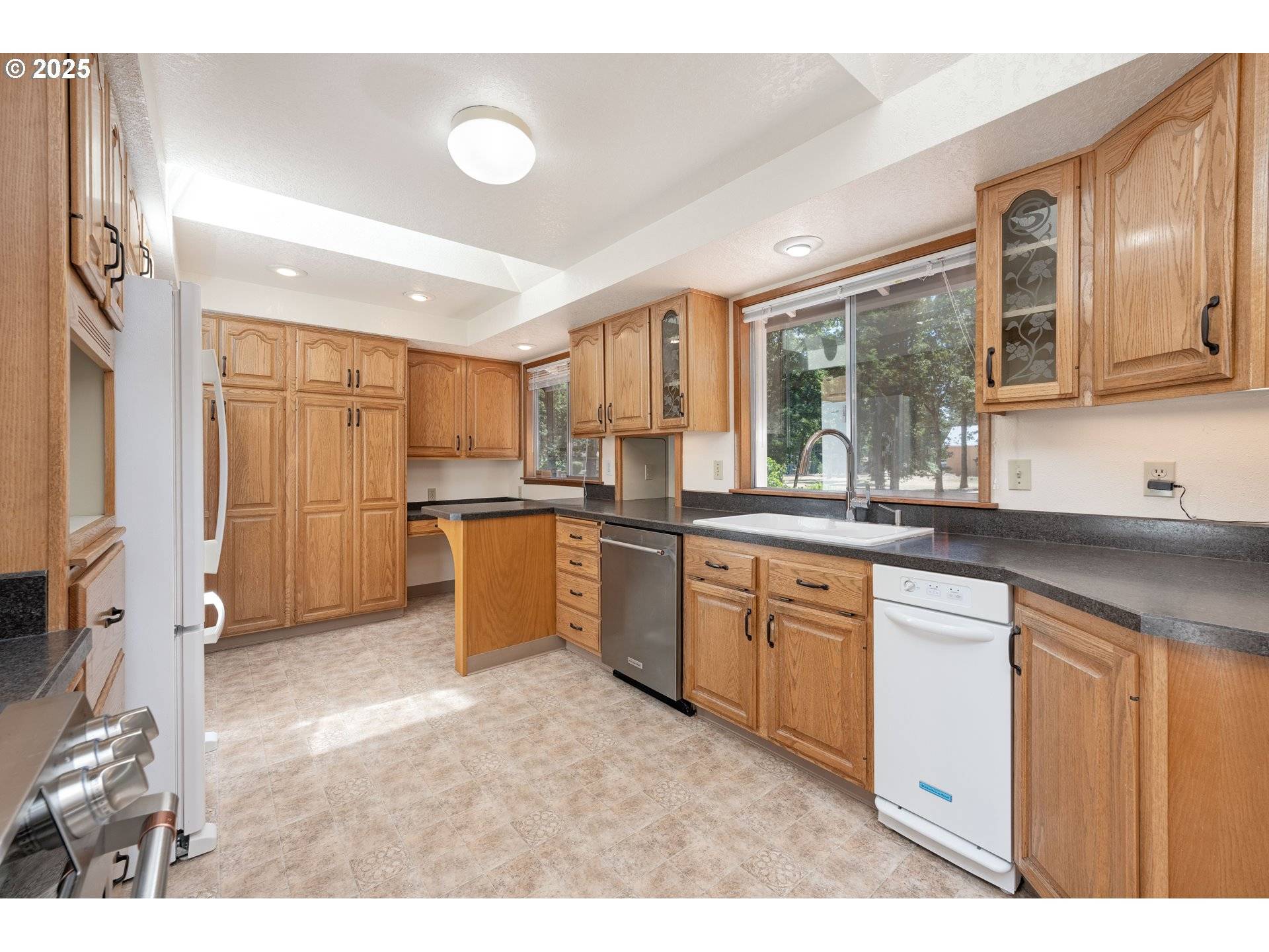 Gladstone, OR 97027,6930 OAKRIDGE DR