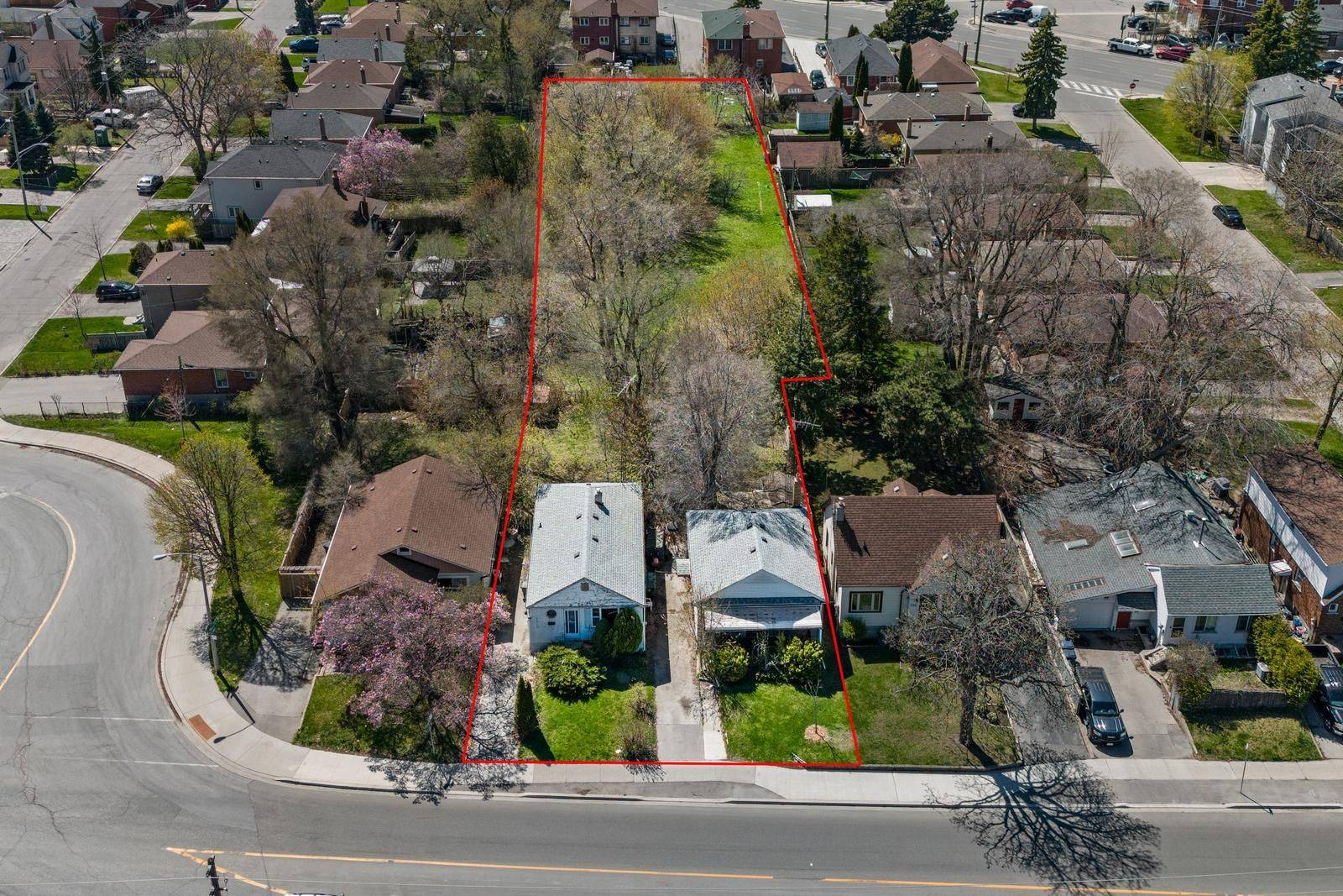Toronto E04, ON M1K 2A5,372-374 Kennedy RD