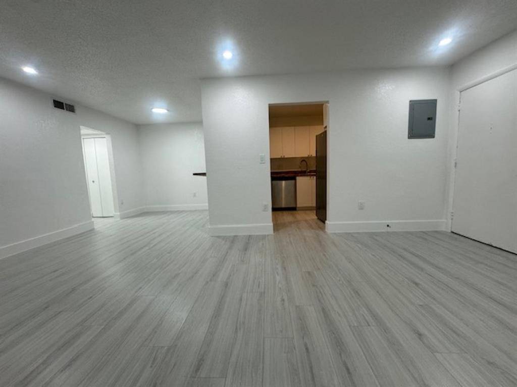 Hollywood, FL 33023,5525 SW 41st St #115