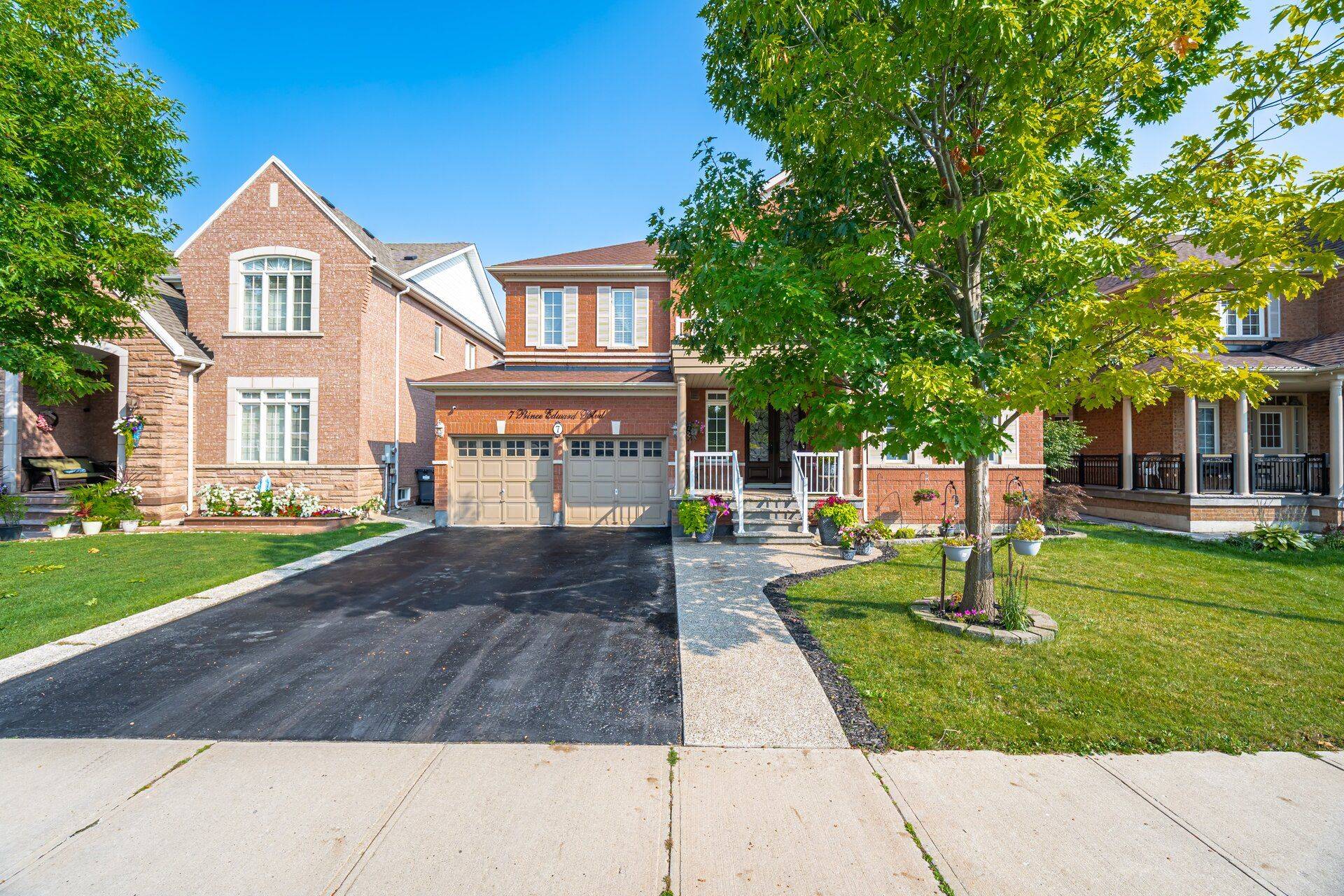 Brampton, ON L6P 2E1,7 Prince Edward BLVD