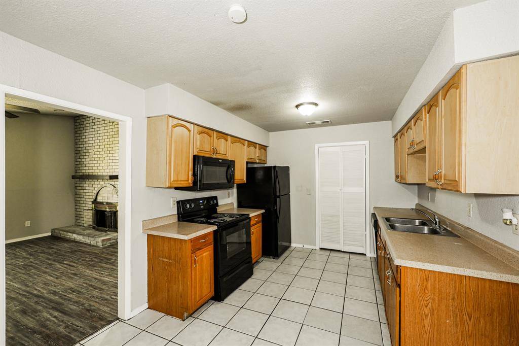Mesquite, TX 75149,218 Longshadow Lane