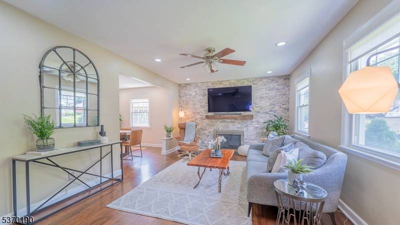 Bloomfield Twp., NJ 07003,637 Broad St