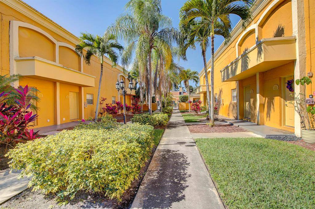 Hialeah, FL 33015,18111 NW 68th Ave #I210