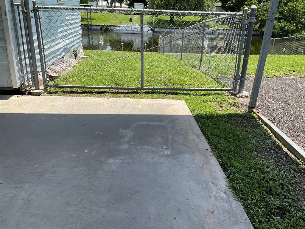 Okeechobee, FL 34974,2128 SE 32nd St