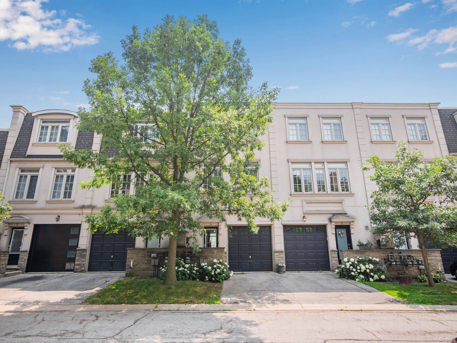 Oakville, ON L6K 2Z7,103 Brant ST #4