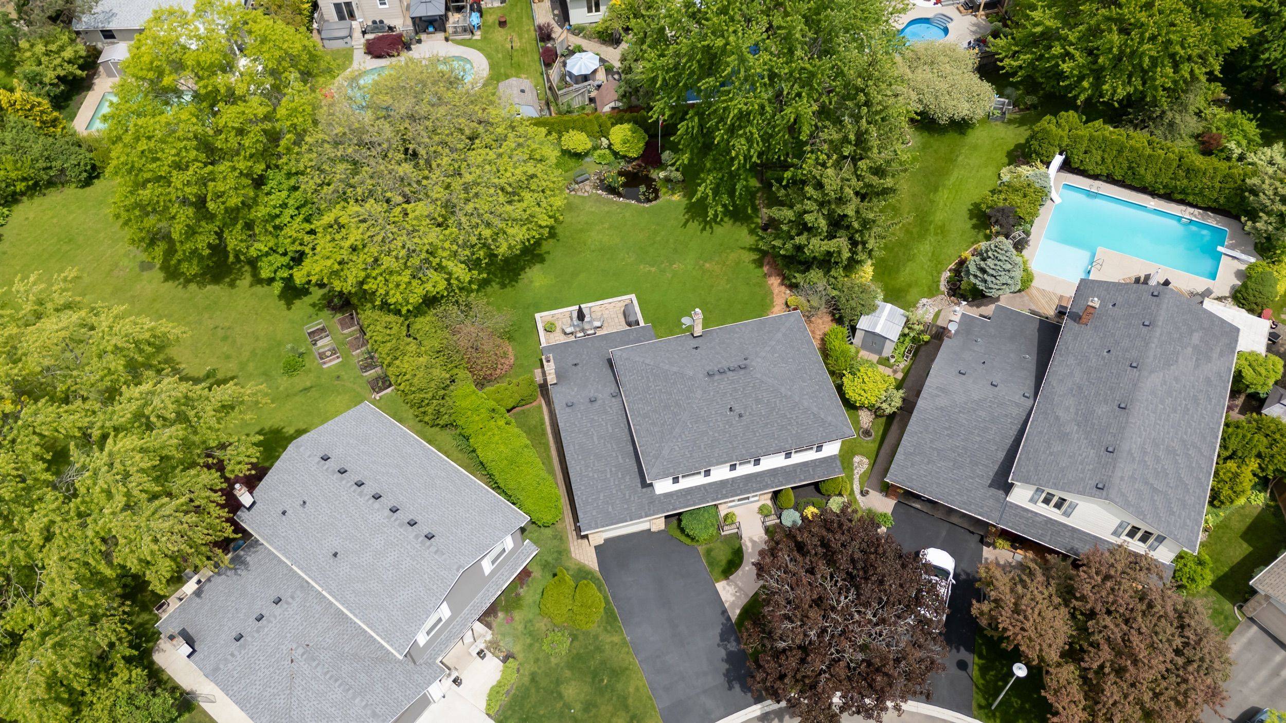 London South, ON N6K 1S7,831 Farnham GRV