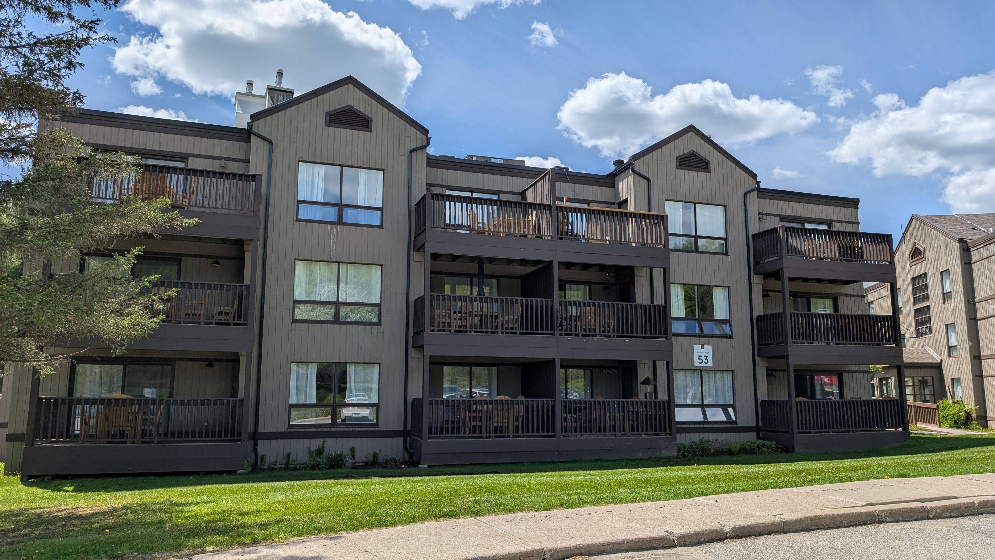 Huntsville, ON P1H 2E8,53-303 Summit Lodge DR #Deerhurst Resort