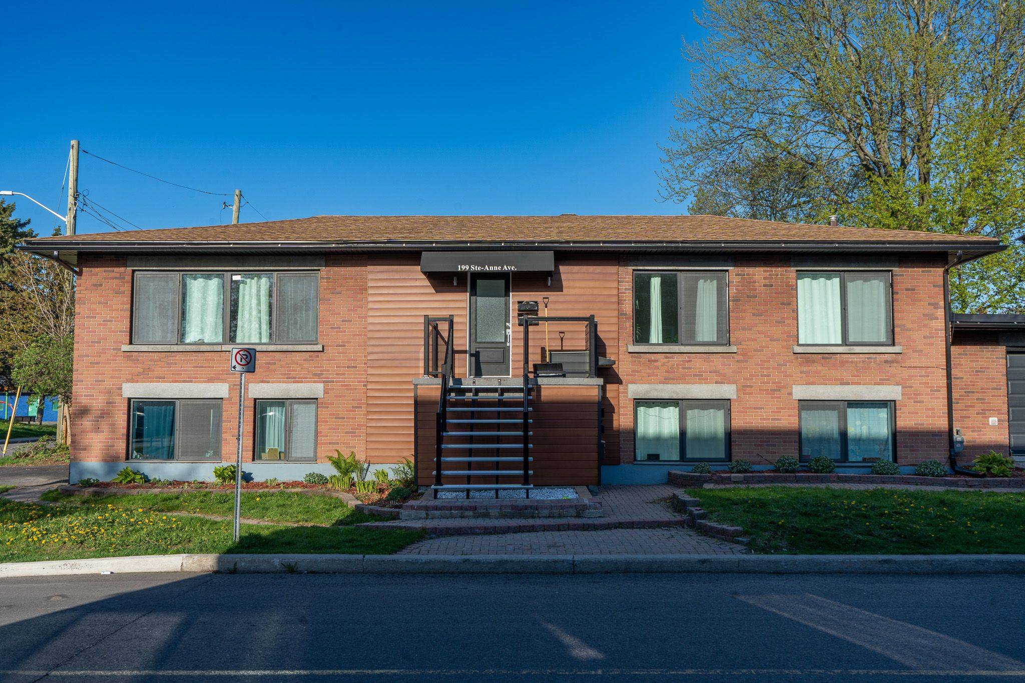 Vanier And Kingsview Park, ON K1L 7B8,199 Ste Anne ST #2