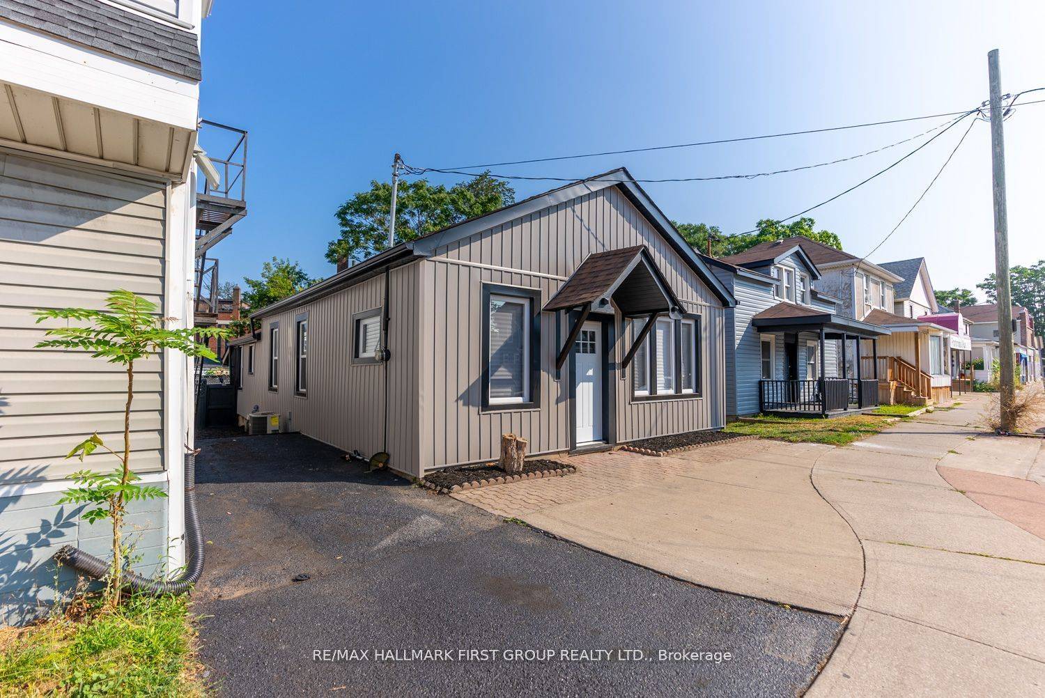 St. Catharines, ON L2R 2Z1,53 Queenston ST