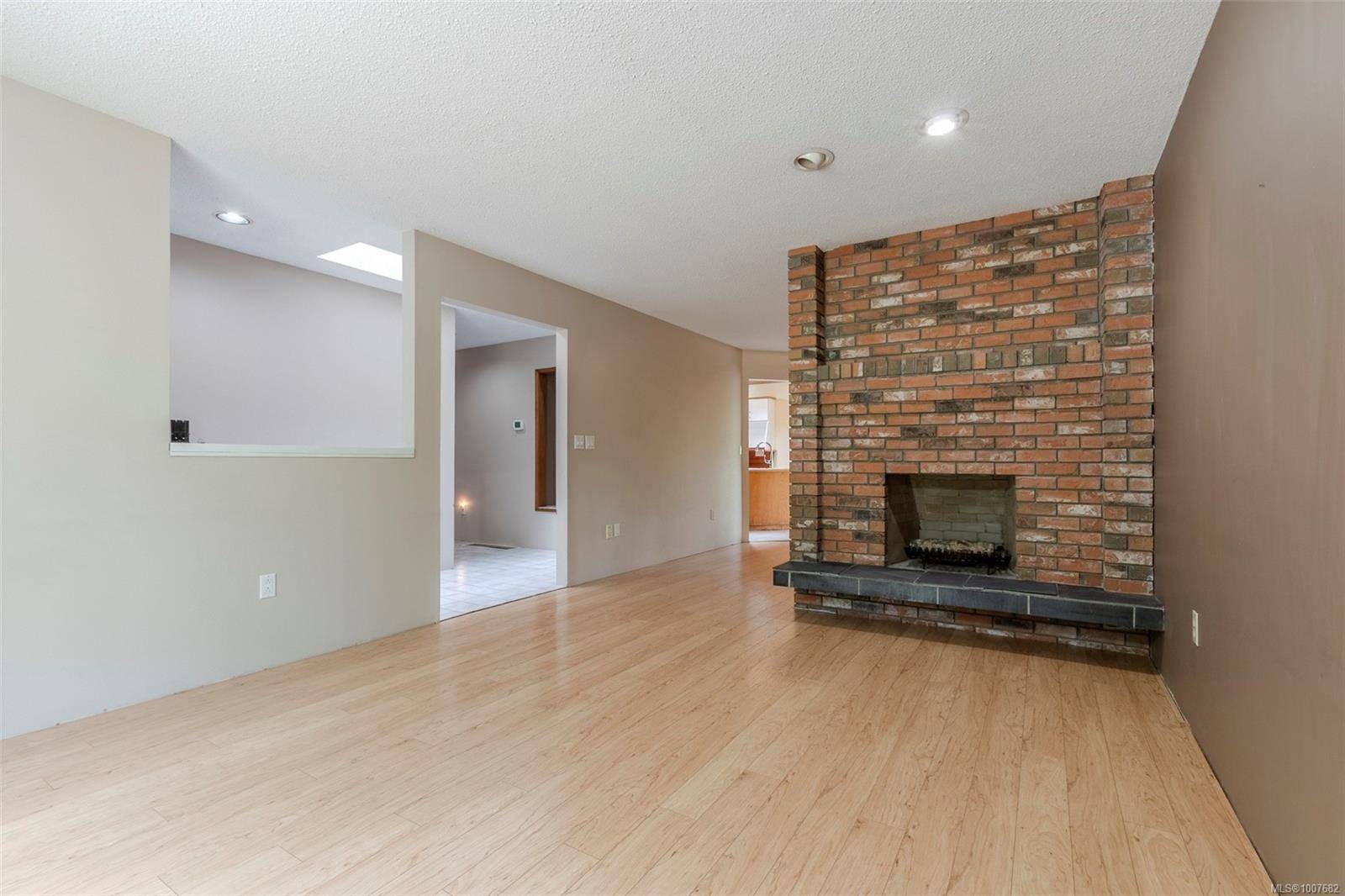 Duncan, BC V9L 2G5,6011 Mary St
