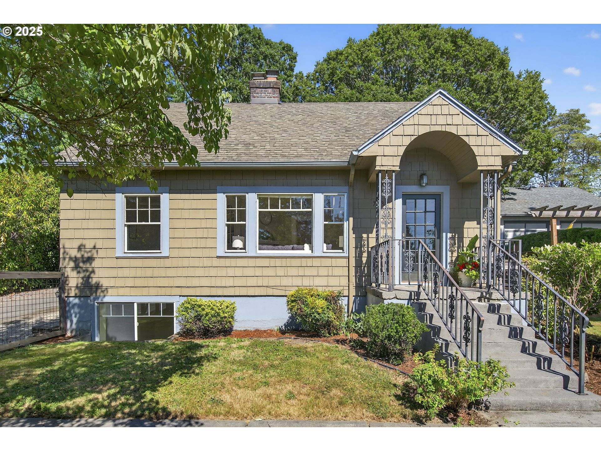 Portland, OR 97219,7232 SW 35TH AVE