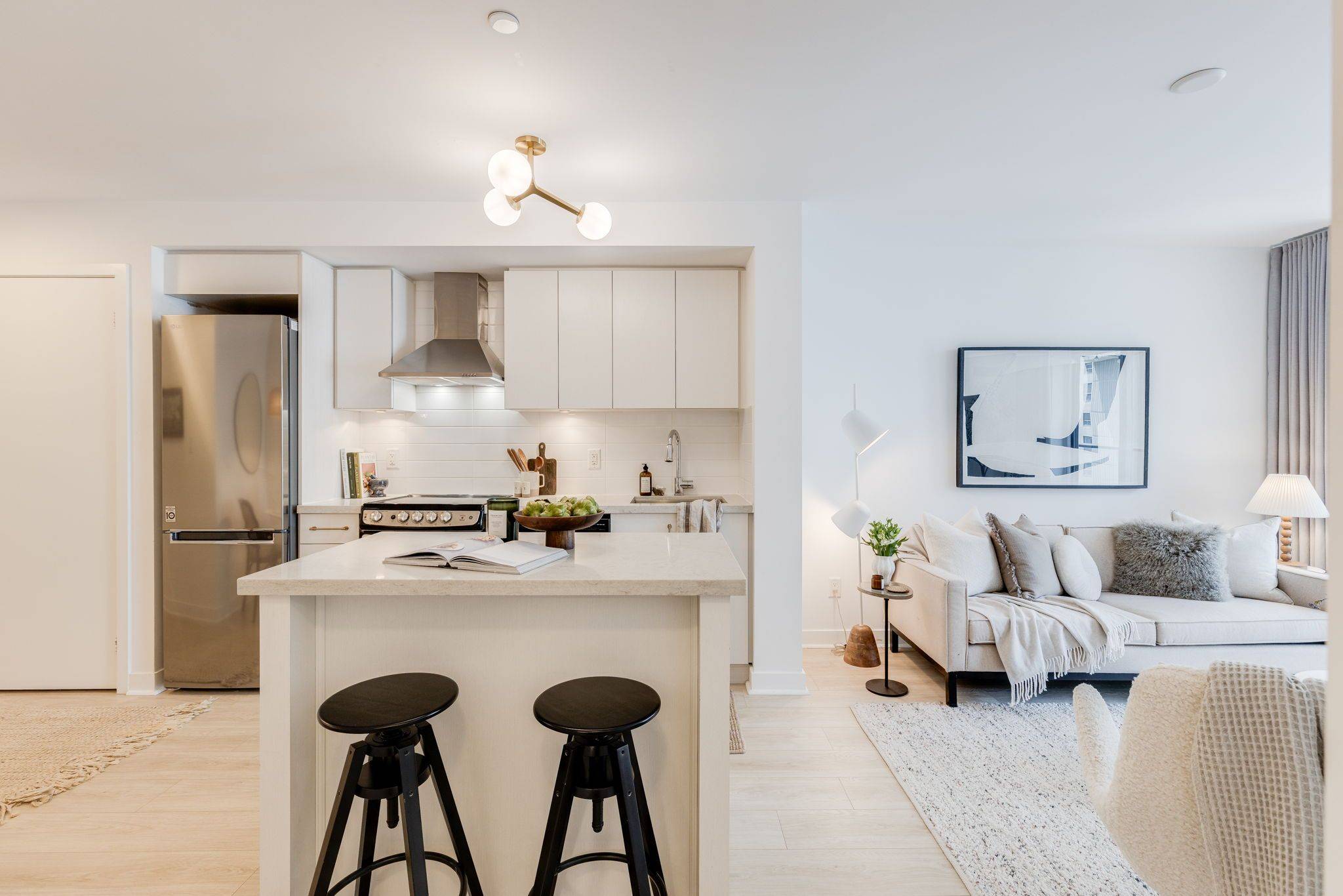 Toronto C03, ON M4R 0A2,58 Orchard View BLVD #1006