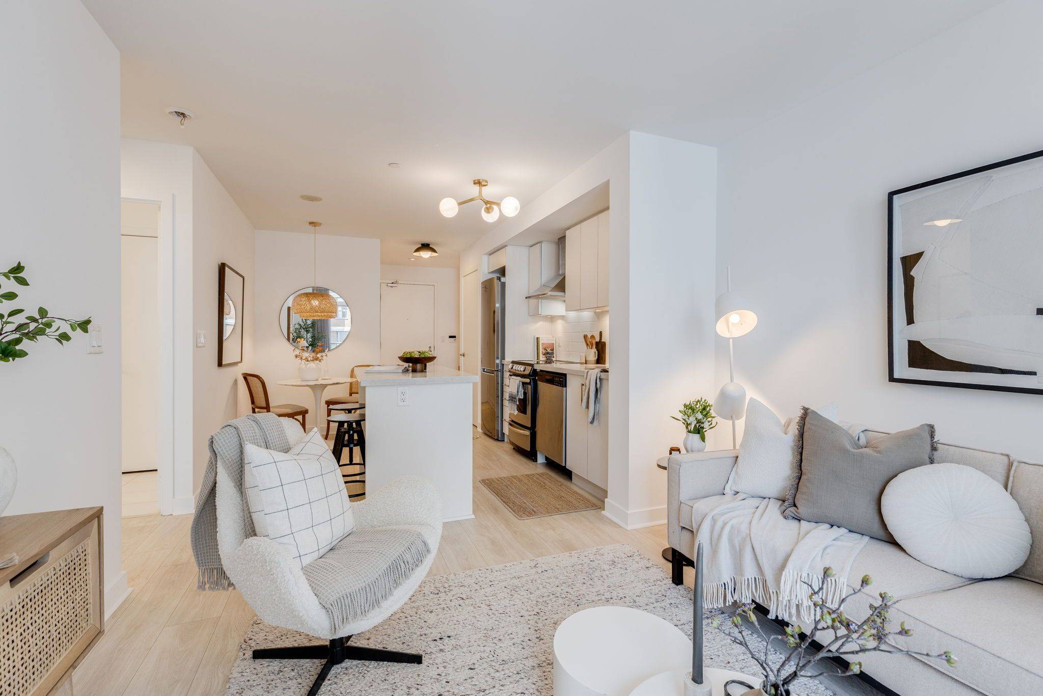 Toronto C03, ON M4R 0A2,58 Orchard View BLVD #1006
