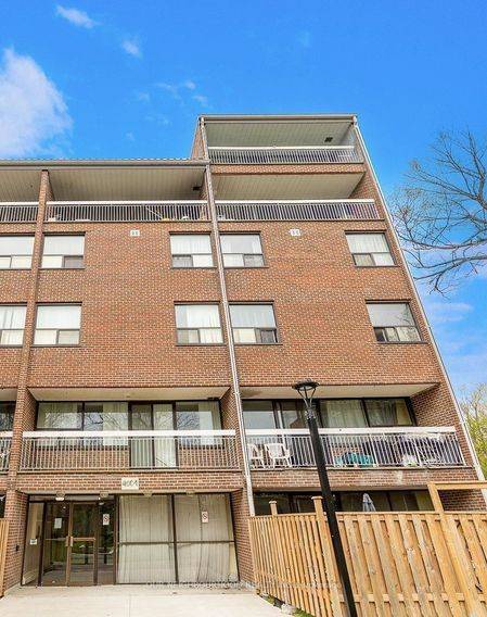 Toronto E10, ON M1E 4V6,4064 Lawrence AVE E #205