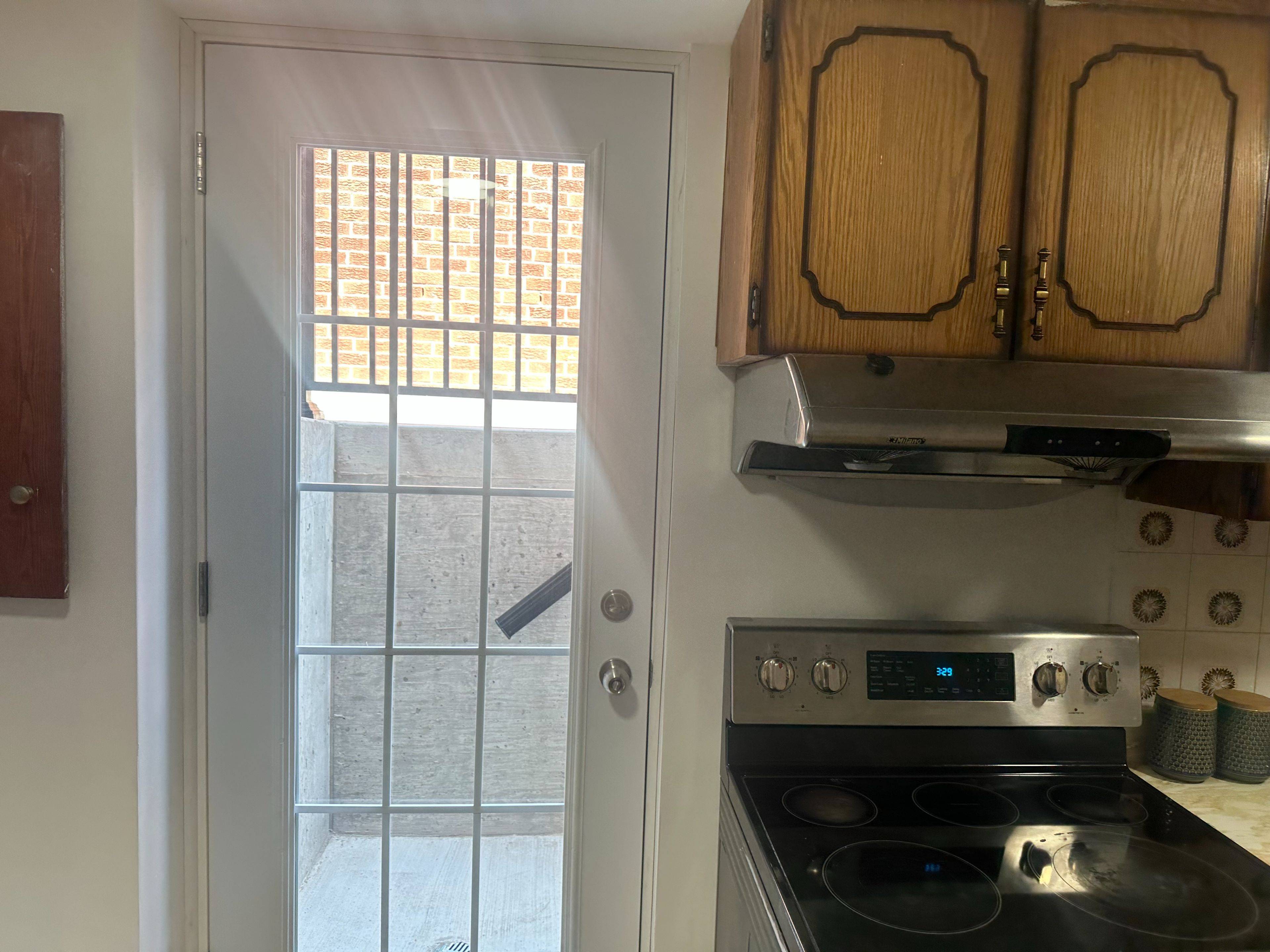 Toronto E05, ON M1W 3B6,10 Crayford DR #Bsmt