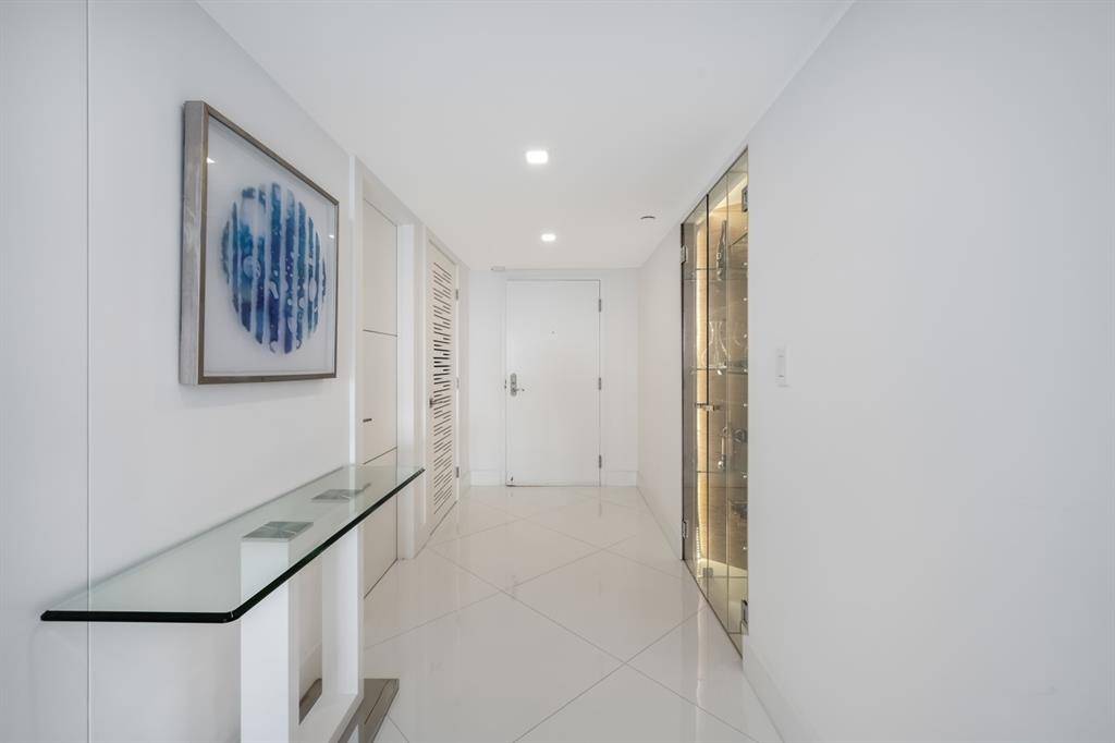 Miami Beach, FL 33140,5757 Collins Ave #1805
