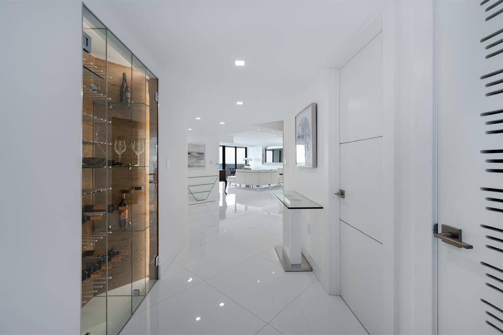 Miami Beach, FL 33140,5757 Collins Ave #1805