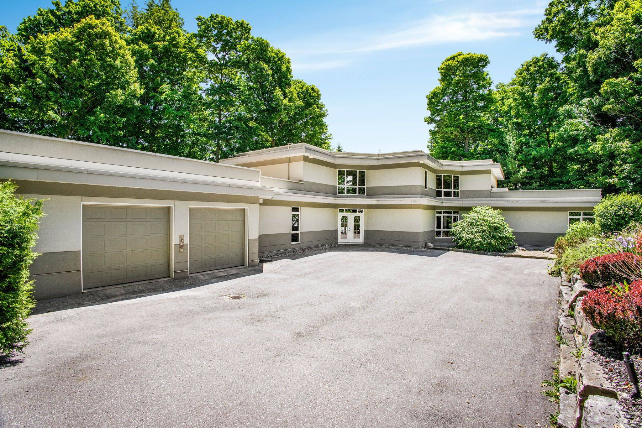 Selwyn, ON K0L 2W0,75 Darling DR