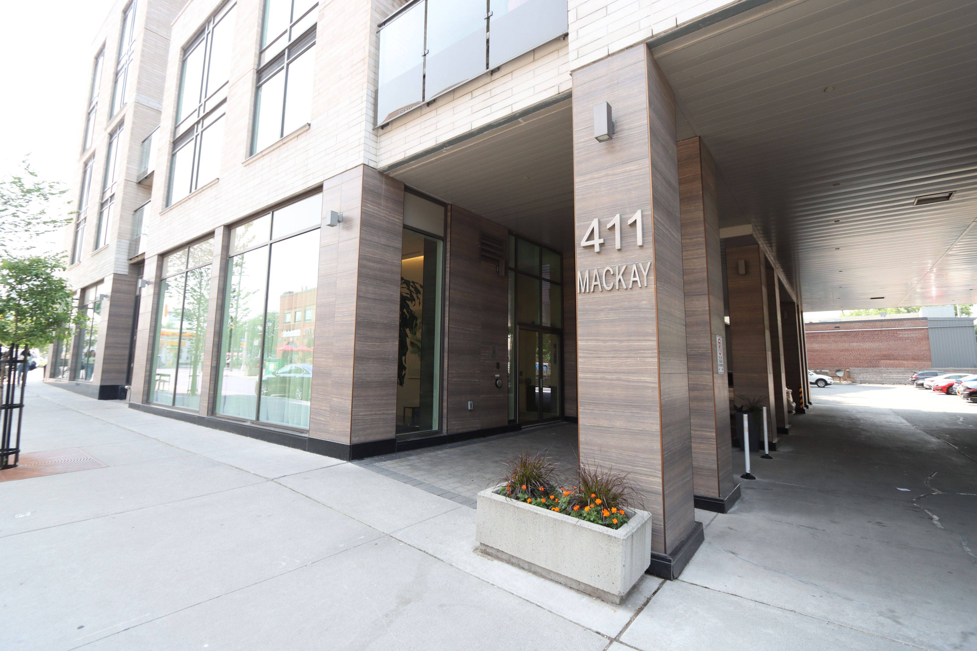 New Edinburgh - Lindenlea, ON K1M 2C5,411 Mackay ST #318