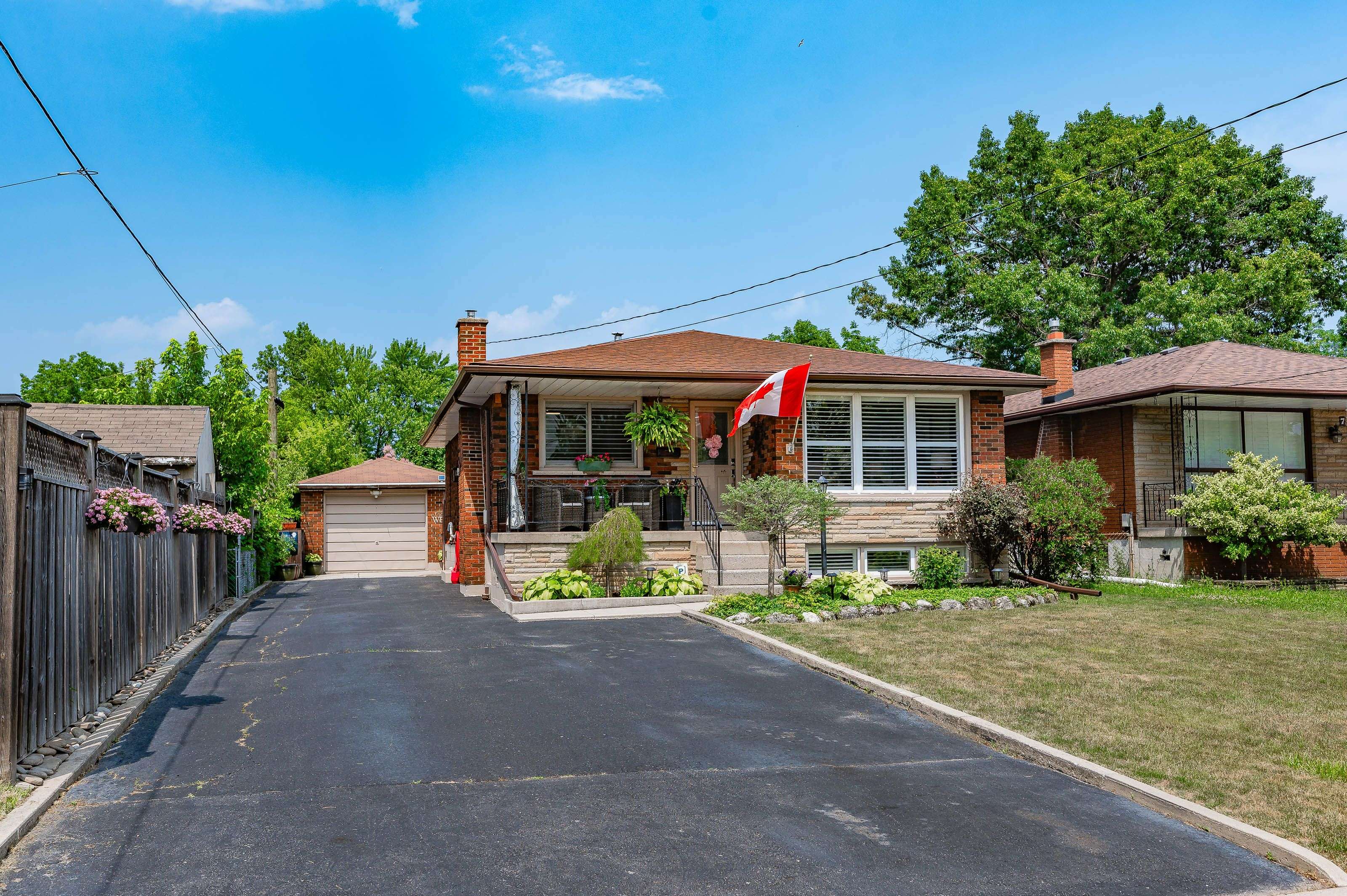 Hamilton, ON L8H 3E9,5 Embury CT