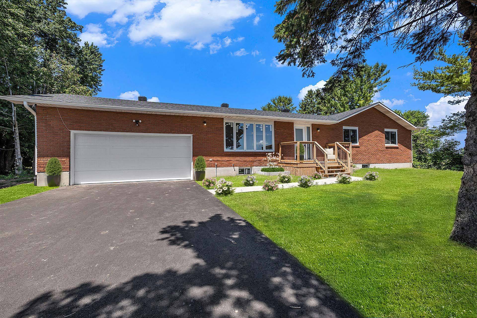 North Dundas, ON K0E 1S0,10369 County Rd 3 Line