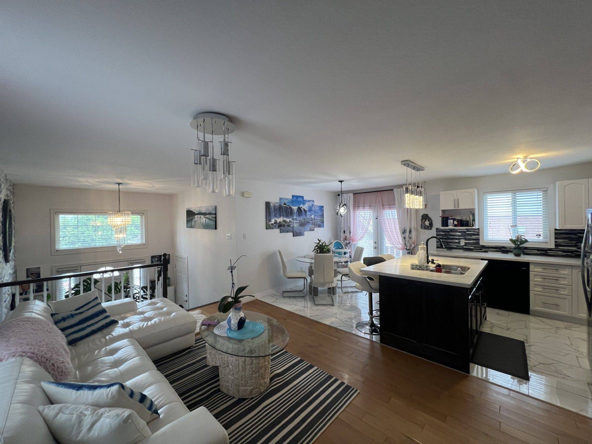 London North, ON N5X 4P2,1233 Savannah DR #MAIN