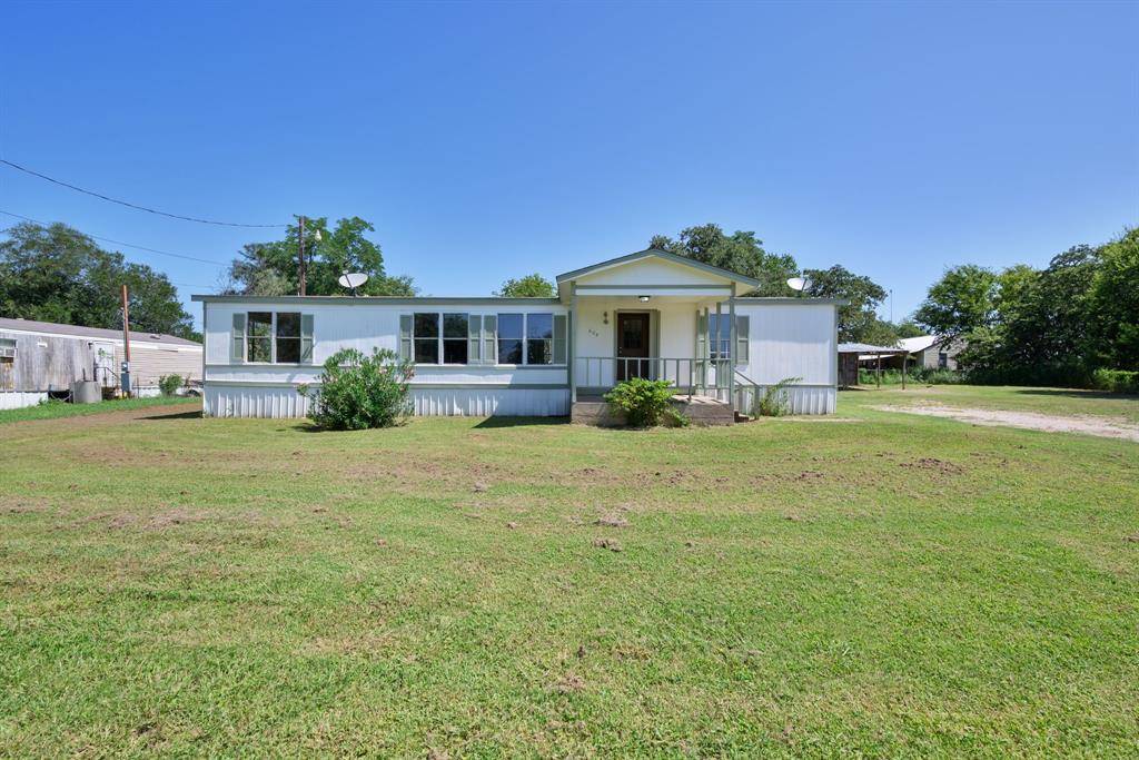 Mineral Wells, TX 76067,604 SW 21st Street