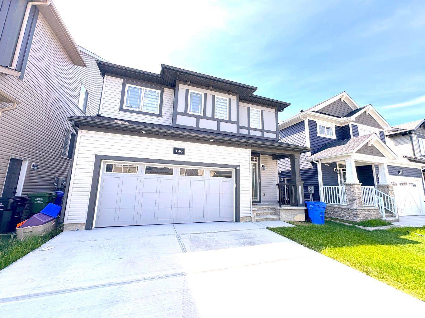 Calgary, AB T3P 1V3,140 Carringham RD NW