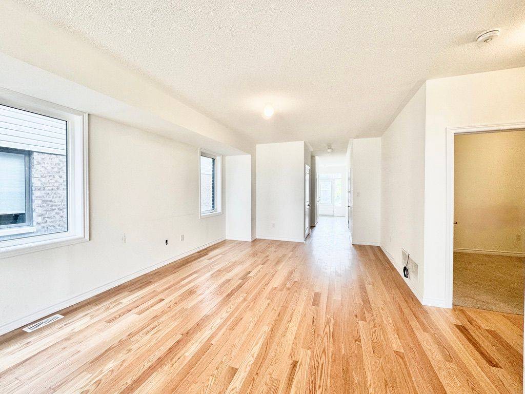 Barrie, ON L9J 0L4,12 Bannister RD #Main