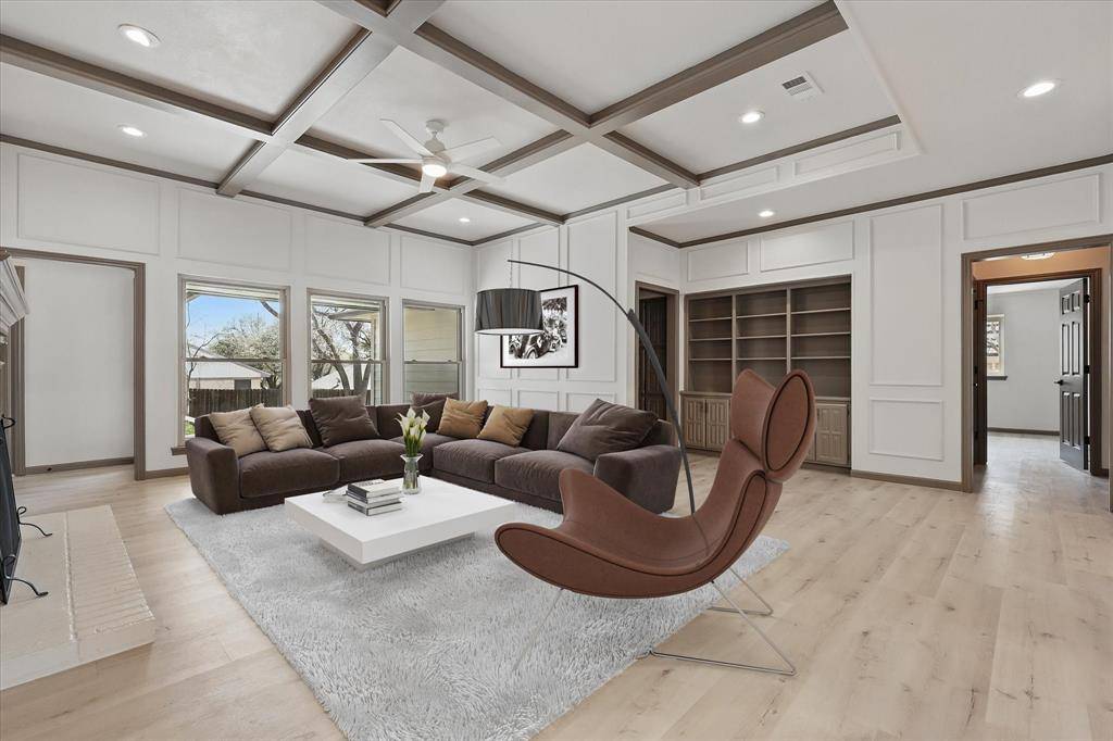 Arlington, TX 76013,2107 Emerald Lake Drive