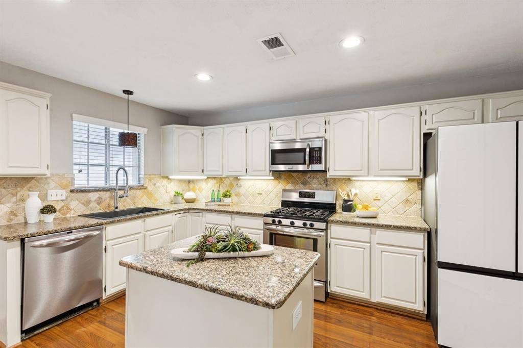 Dallas, TX 75252,6223 Gray Wolf Trail