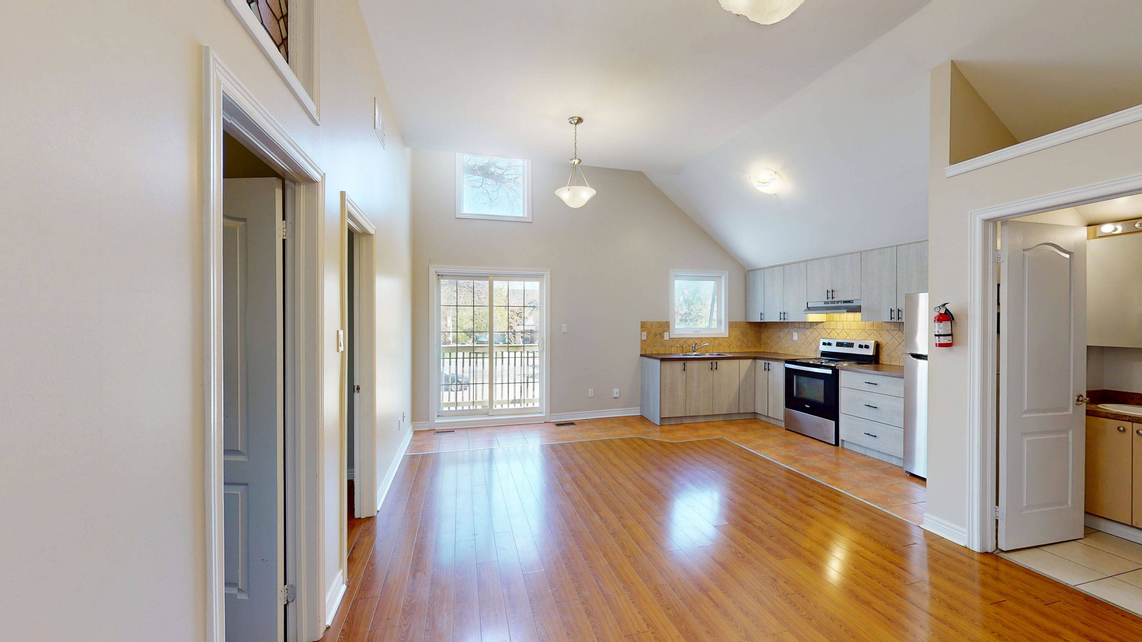 Toronto W04, ON M9N 3B5,75 Rosemount AVE #2B