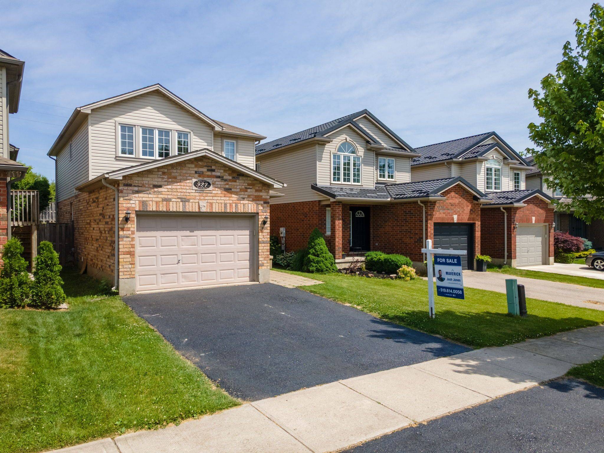 London North, ON N5X 0B6,927 Bradshaw CRES