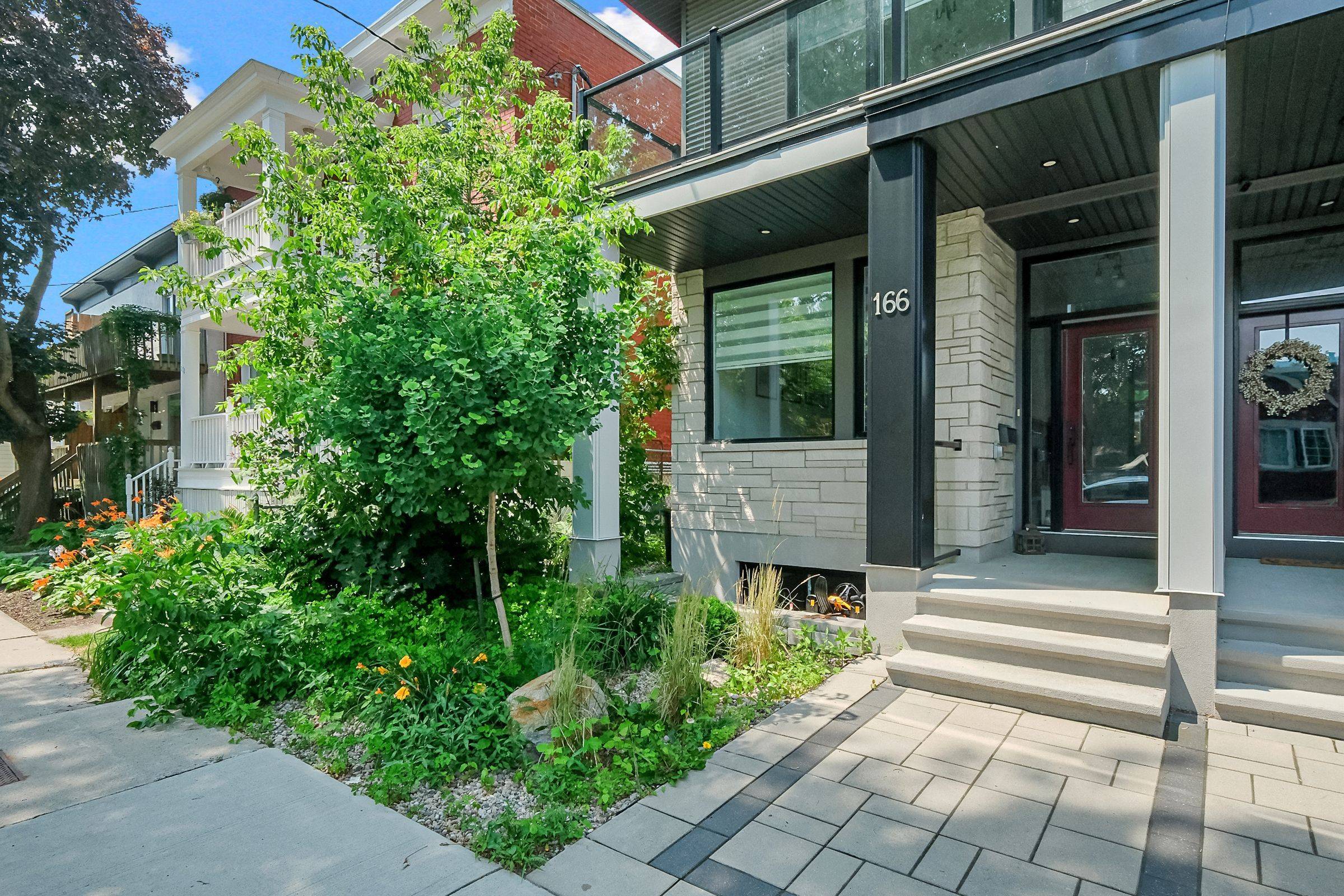 New Edinburgh - Lindenlea, ON K1M 1X6,166 Ivy CRES